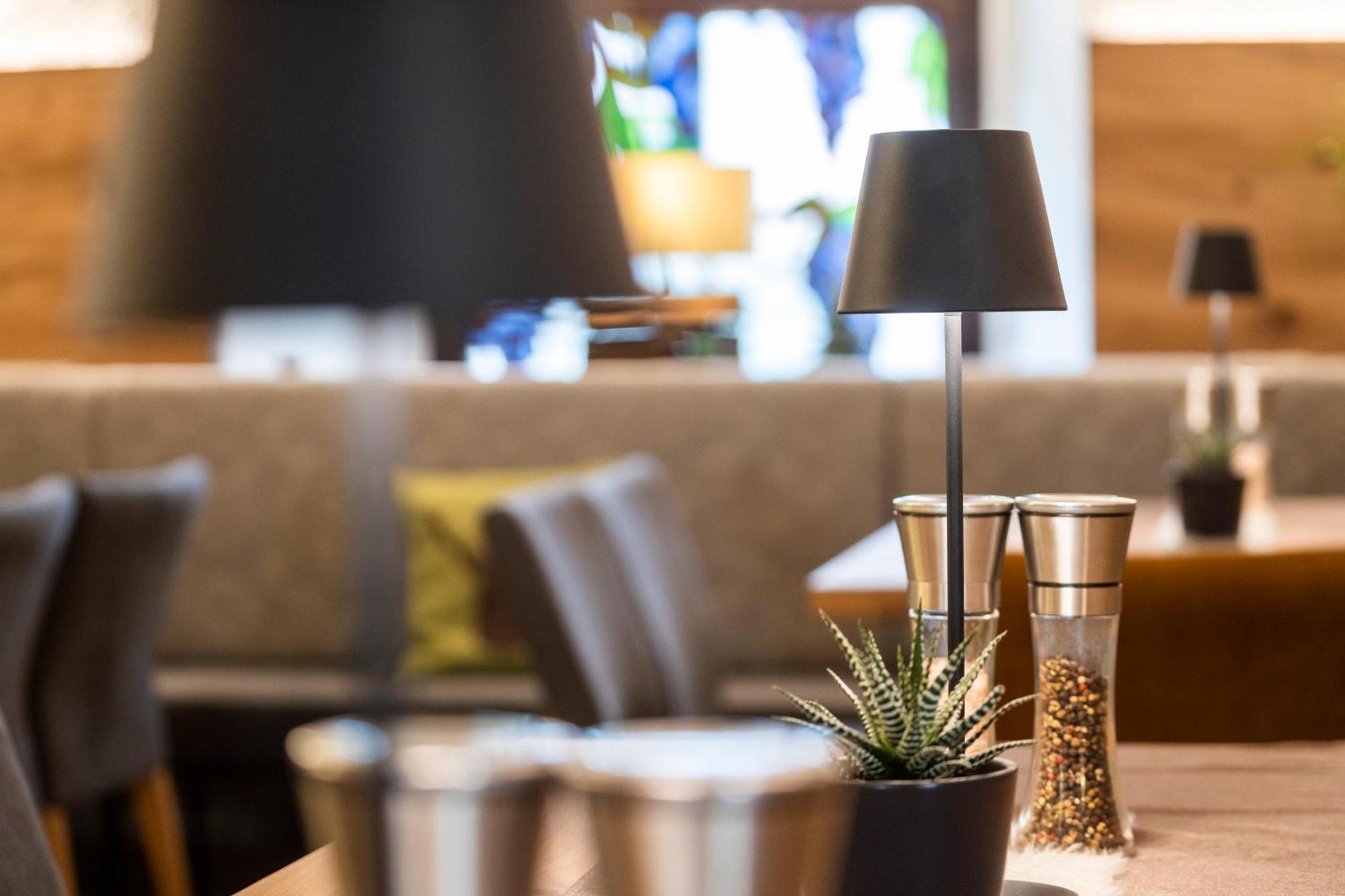 Hotel Zum Ehem. Koenigl. Bayr. Forsthaus Waldsassen Ngoại thất bức ảnh